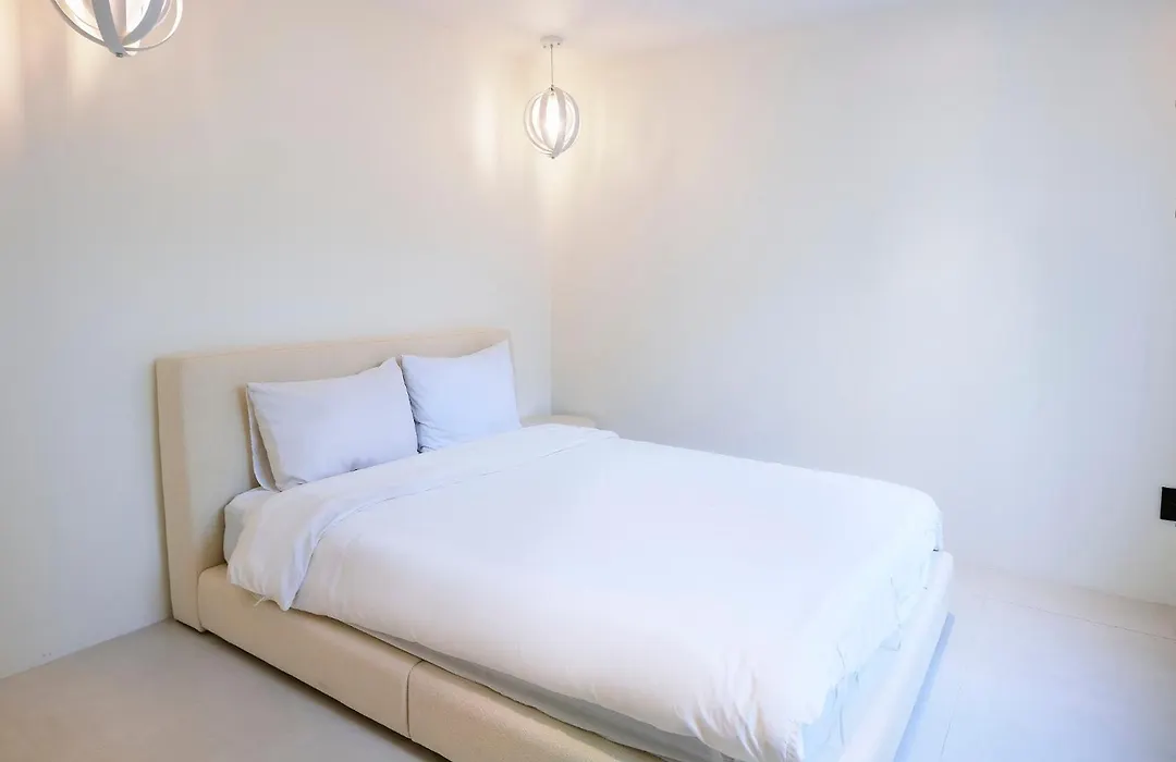 Canvas Hostel-1